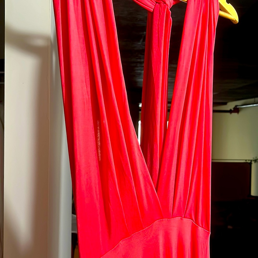 Long dress, one size, coral color, you can make designs with the long rope.
